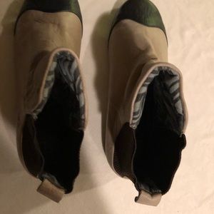 Fly London flat 2 tone low boots .